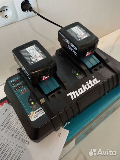 Makita зарядное устройство DC18RD(Без АКБ.)