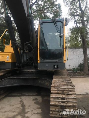 Стекло лобовое верхнее на экскаватор Volvo EC 360B