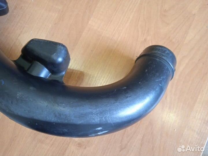 Воздухозаборник двигателя Nissan Qashqai J10