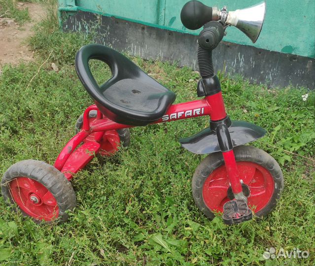 Трехколесный велосипед для малышей