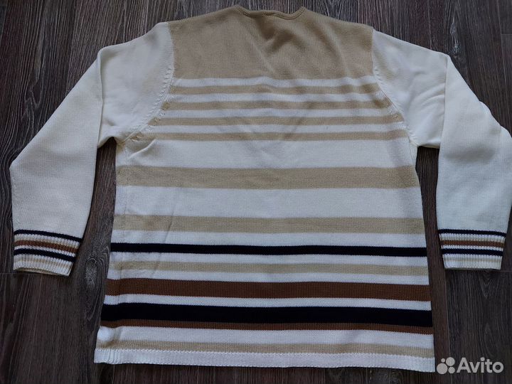 Свитер джемпер белый с рисунком женский