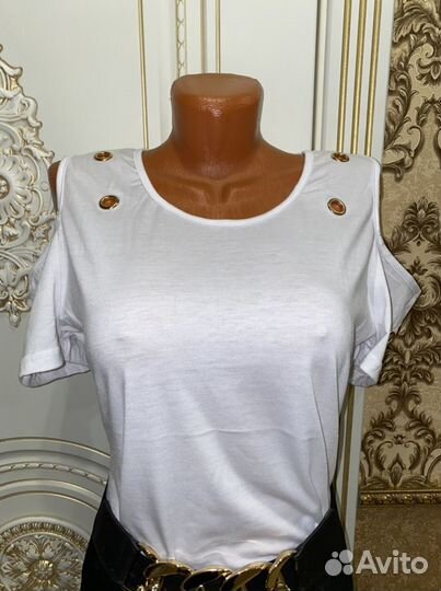 Кофта белая с люверсами