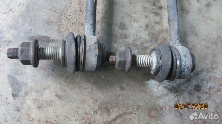 Стойка стабилизатора Jeep Grand Cherokee WK