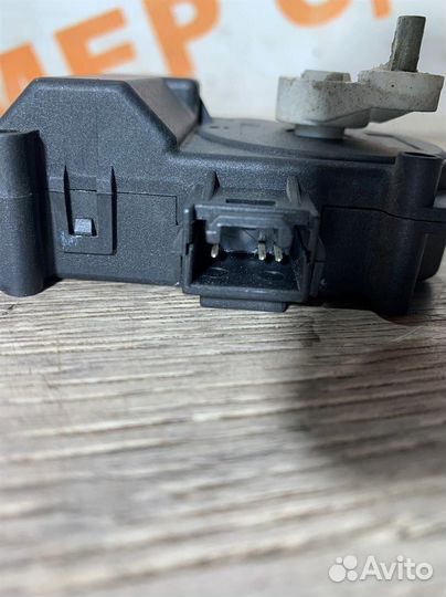 Моторчик привода заслонок отопителя Chery Tiggo