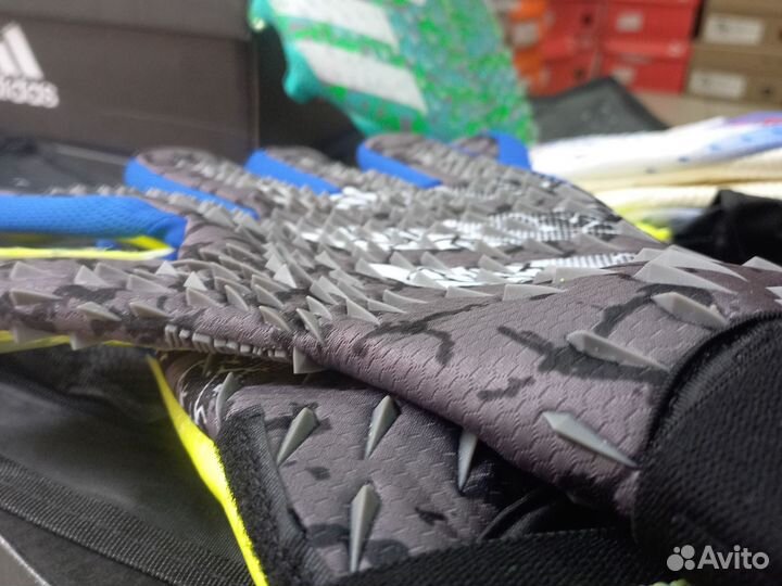 Вратарские перчатки adidas predator pro