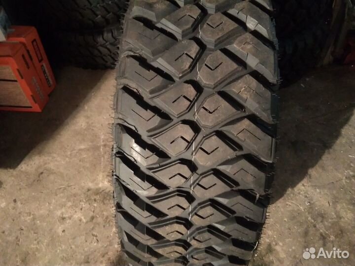 Maxxis razr 35/12,5/17