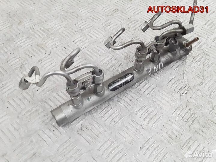 Рейка топливная Toyota Corolla E12 2381033021