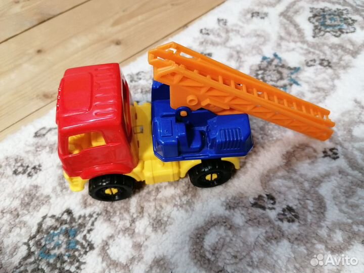 Игрушка пожарная машина