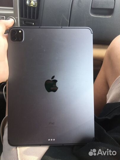 Продаю iPad pro 2021 m1 256gb + sim