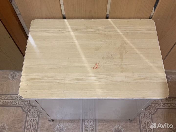 Тумба железная