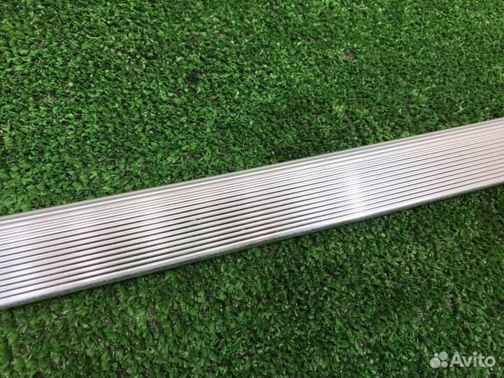 Молдинг правый Volkswagen Touareg 7L BHK 2007