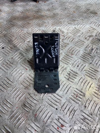 Противооткатный упор Porsche Cayenne 958 M55.02