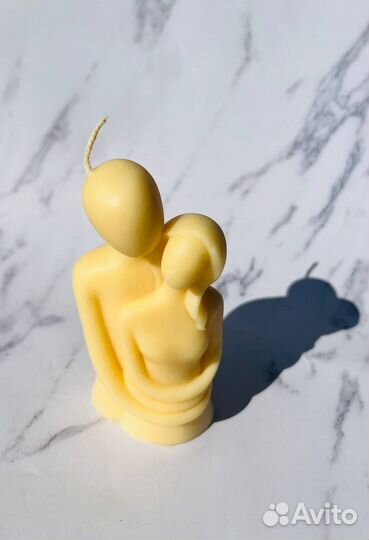 Свеча Объятия - ручной работы