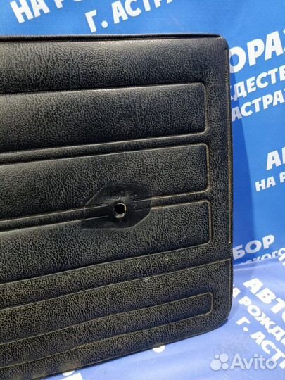 Передняя правая обшивка двери Ваз Лада 2105 седан