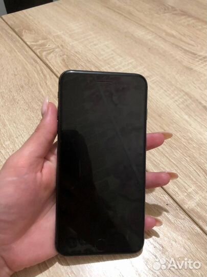 iPhone 8 Plus, 64 ГБ