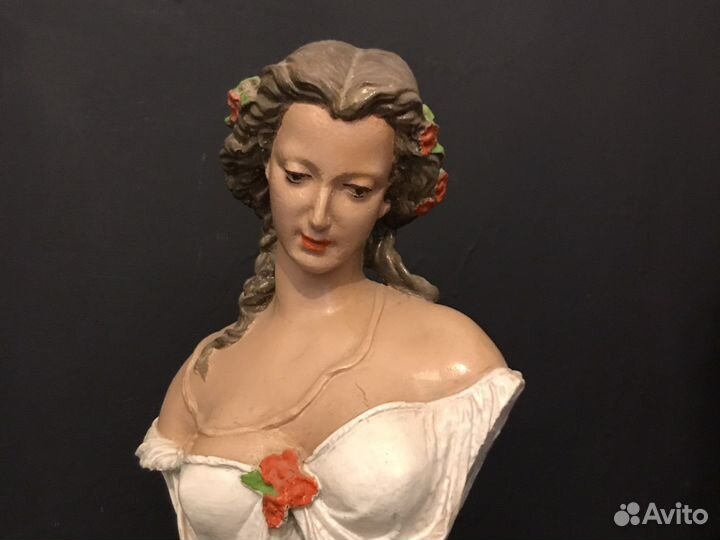 Бюст статуэтка девушки гипс Антикварнный