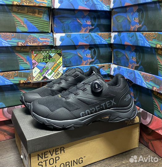 Непромокаемые кроссовки The North Face. Gore-Tex