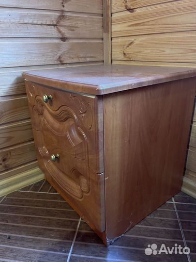 Сундук деревянный