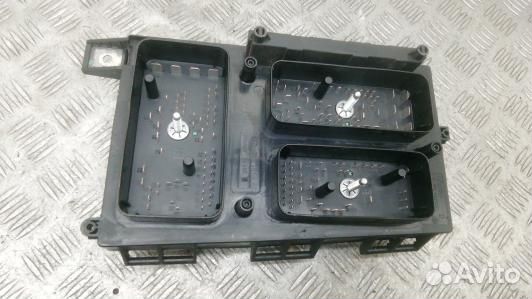 Блок предохранителей opel zafira B (SEA30M101)