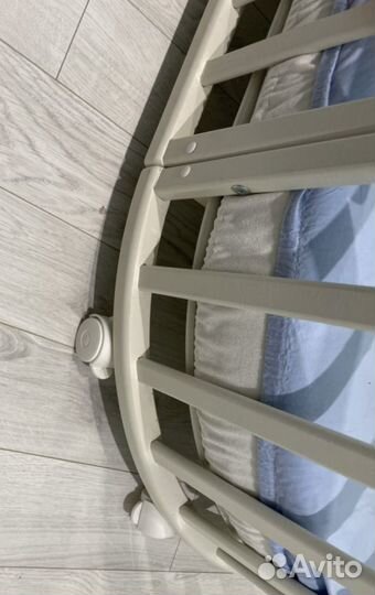 Кроватка трансформер,круглая,матрасы,маятник