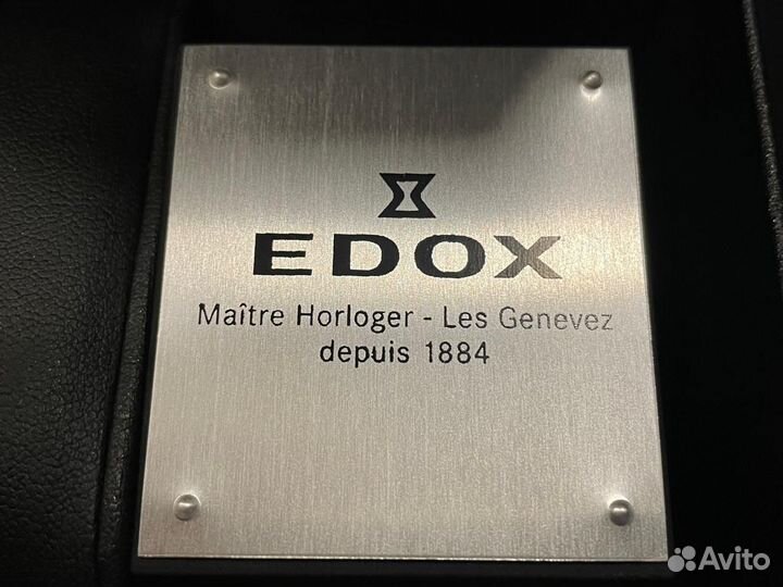 Швейцарские часы фирмы Edox