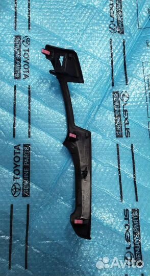 Накладка приборной панели Ярис правая 05-11