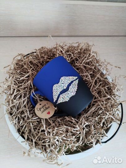 Кружка NEW украшенная стразами