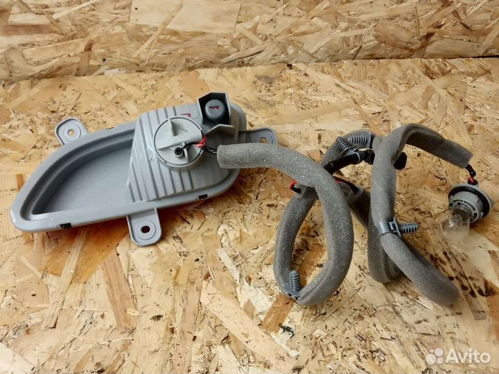 Задний правый фонарь в бампер Kia Venga