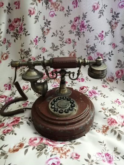 Ретро телефон. Рабочий