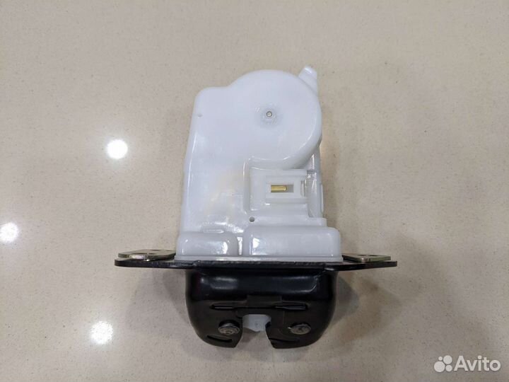 Замок двери багажника nissan / renault / LADA