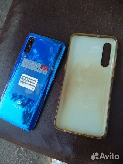 Xiaomi Mi 9, 8/128 ГБ