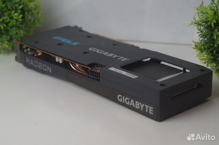 Видеокарта Gigabyte RX 6600 8gb (rtx 3060)