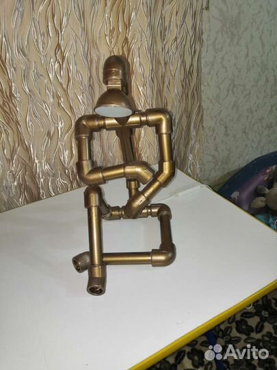 Светильник настольный