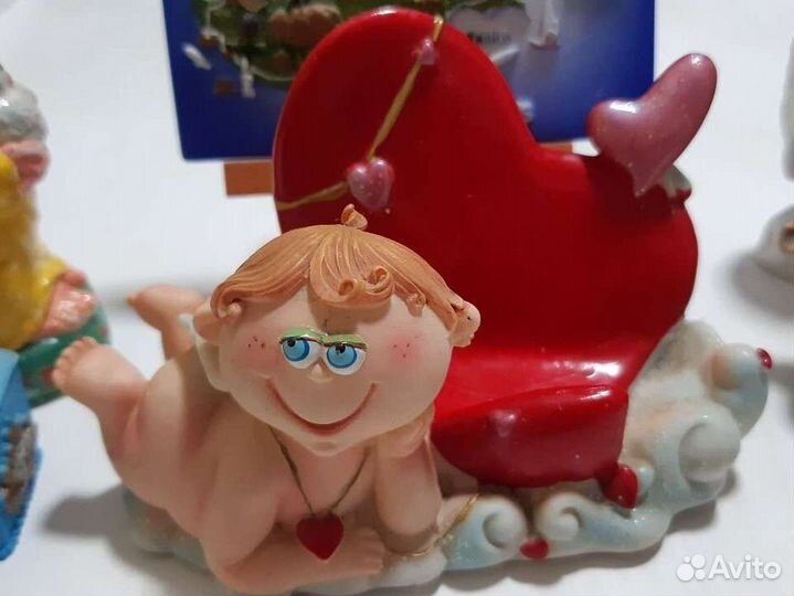 Фигурки и статуэтки