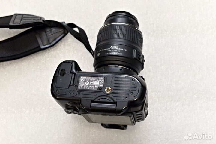 Nikon D5000 + Kit 18-55mm