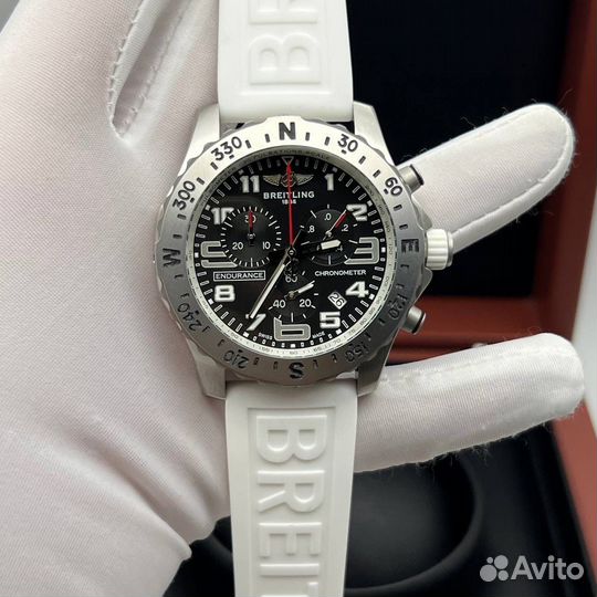 Часы кварцевые Breitling
