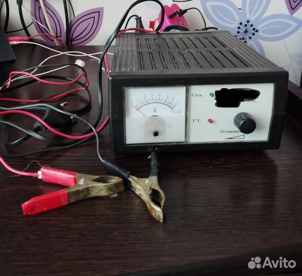 Продаю зарядное устройство