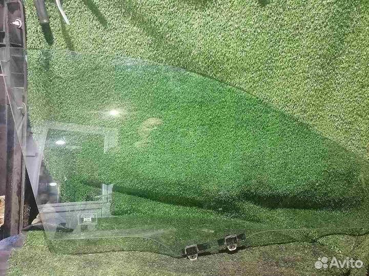 Стекло боковое переднее правое Honda CR-V RE4