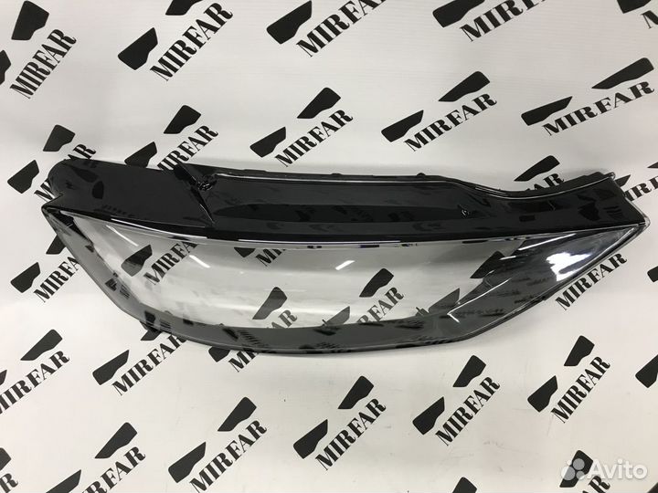 Правое стекло фары Audi A8 D5 2017-2022