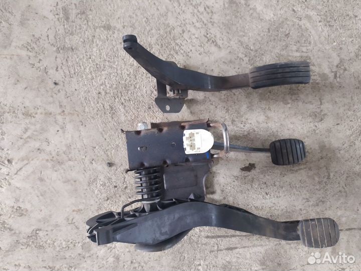 Блок педалей Nissan Almera G15