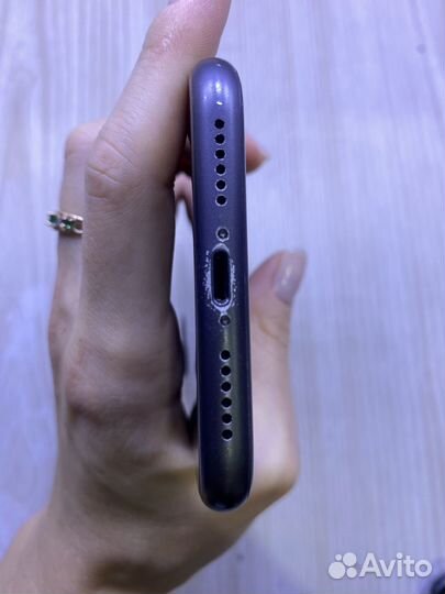 iPhone 11. 128 гб
