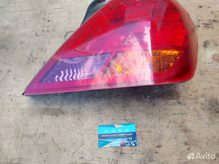 Фонарь задний правый Nissan Teana J31 Скол