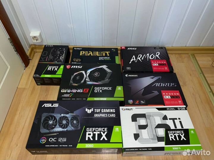 Коробки от разных видеокарт