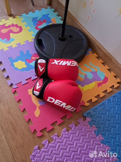 Боксерская груша, перчатки