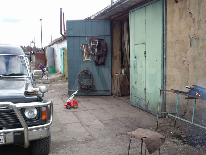 Гараж, > 30 м²