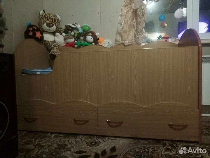 Кровать с матрасом