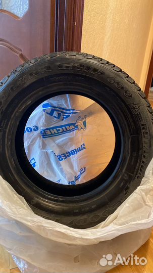 Goodyear UltraGrip 215/65 R16 98T