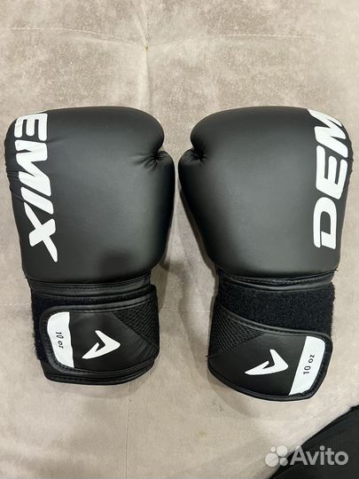 Боксерские перчатки 10 oz demix