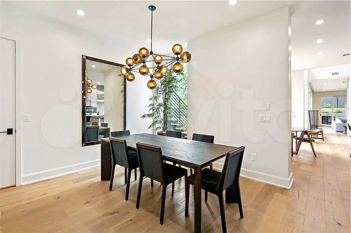 2-к. квартира, 53 м², 2/8 эт.