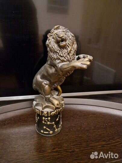 Лев статуэтка